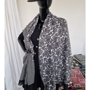 Szal wiskozowy biało-czarny