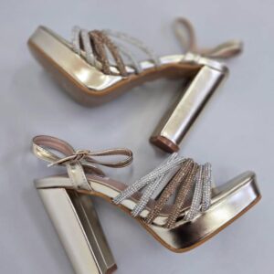 Złote sandałki na grubym obcasie i platformie