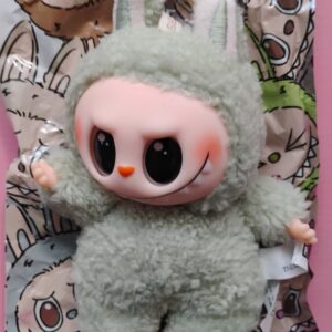 Bryloczek Labubu zielony inspirowany POP MART