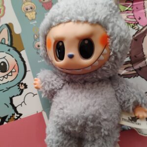 Bryloczek Labubu niebieski inspirowany POP MART