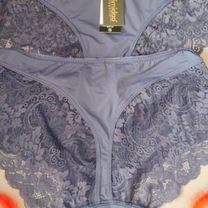 Majtki figi koronkowe granat